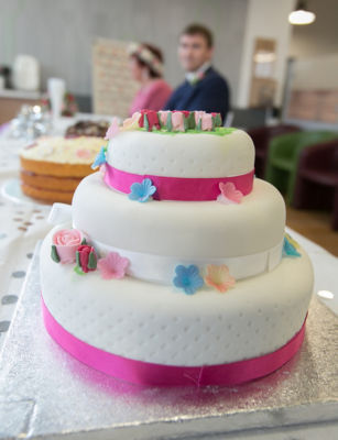 Gill and Lee's wedding cake